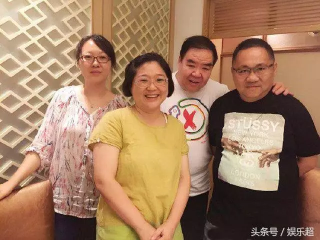 62歲呂良偉與67歲鄭則仕近照對比,網友感慨:兩人妻子差距太大~