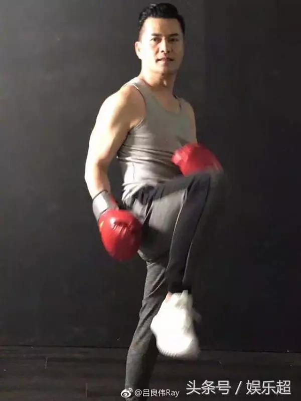 62歲呂良偉與67歲鄭則仕近照對比,網友感慨:兩人妻子差距太大~