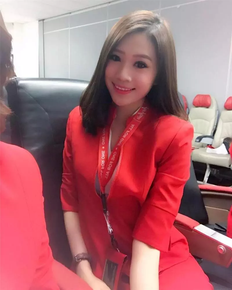 【最新流出】Airasia本土7位空姐私密照外流,我傻眼!原來每一位都好大包米!