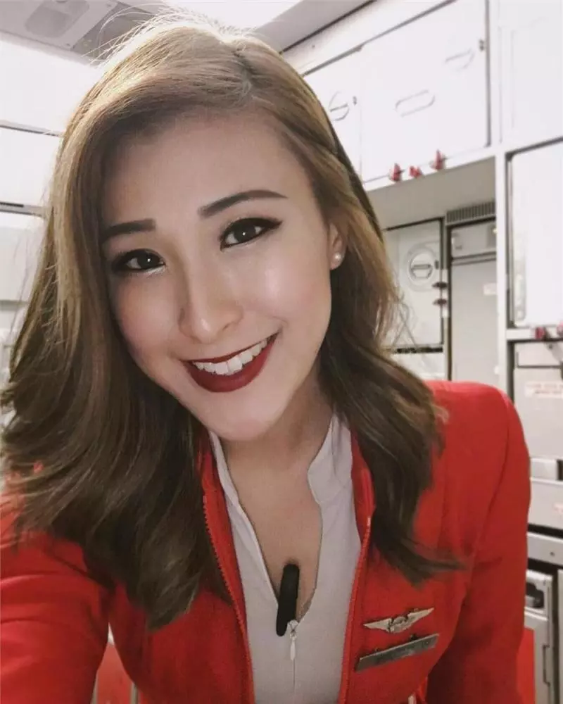 【最新流出】Airasia本土7位空姐私密照外流,我傻眼!原來每一位都好大包米!