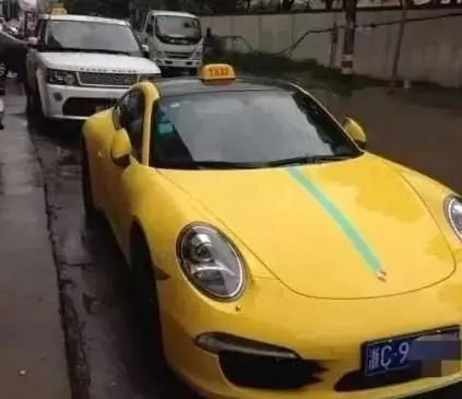 開計程車其實超好賺?聽到司機在聊天「這個月賺多少」一聽數字嚇死人:屌打一般上班族