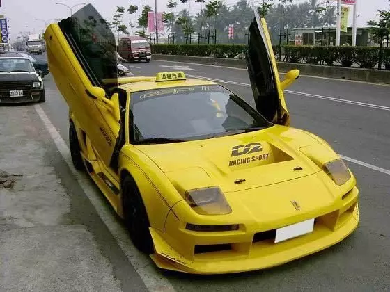 開計程車其實超好賺?聽到司機在聊天「這個月賺多少」一聽數字嚇死人:屌打一般上班族