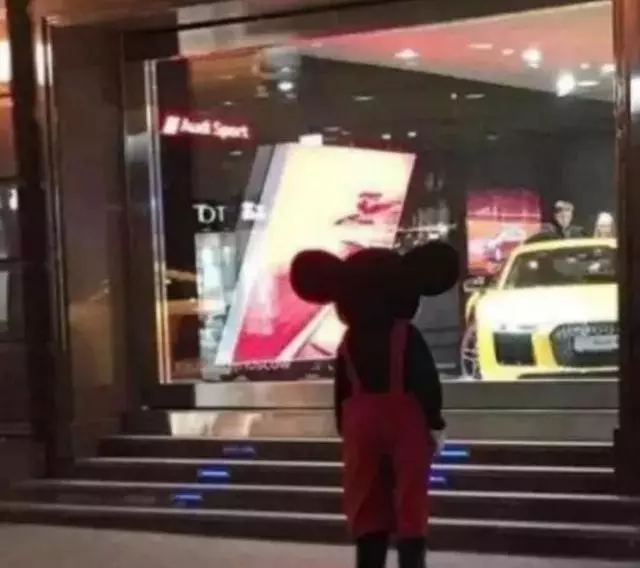 孩子對不起,放下工作養不起你,拿起工作陪不了你,看哭了無數人
