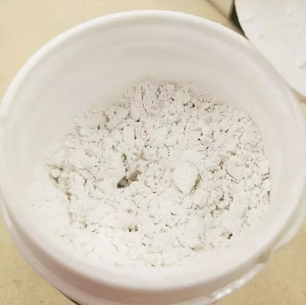 牙黃牙臭別用鹽水洗,蠢!一常見物,往水一丟,還你一口「大白牙」