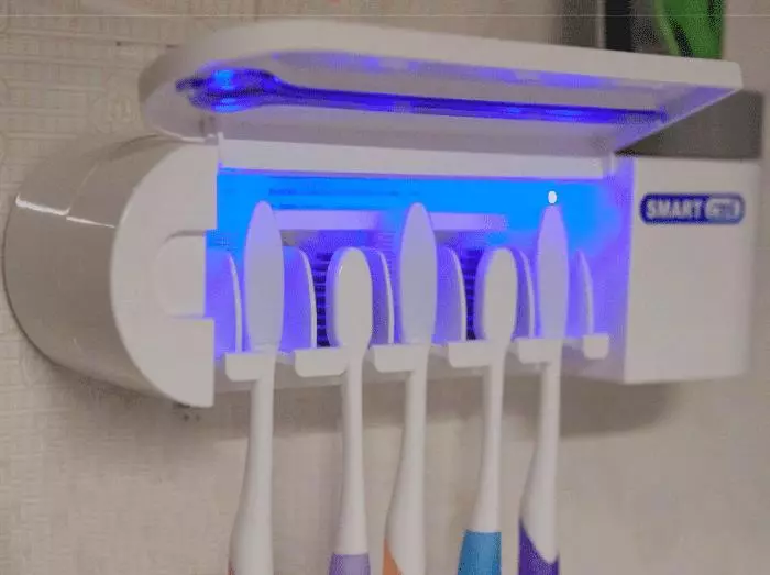 牙黃牙臭別用鹽水洗,蠢!一常見物,往水一丟,還你一口「大白牙」