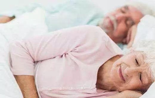 女性多吃黑豆,幫助睡眠,用它泡過之後再吃營養更好