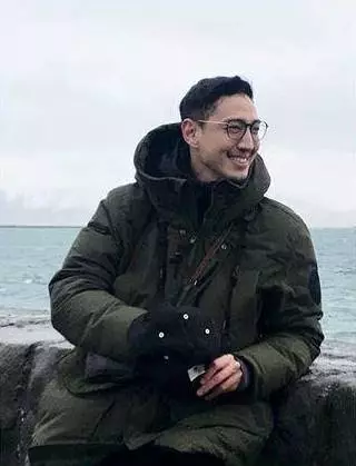 許瑋甯曬海灘性感照 引髮網民狂贊