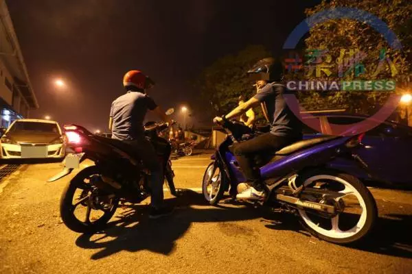 半夜飆摩哆擾民被圍捕 捉41騎士 10人是學生