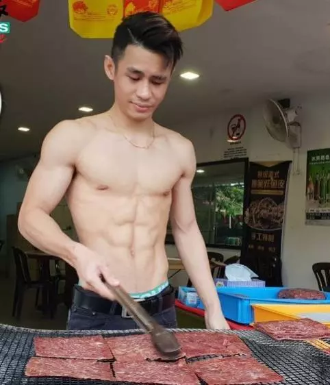 【一脫成名】肉乾小鮮肉一夜爆紅,引起網民熱烈討論