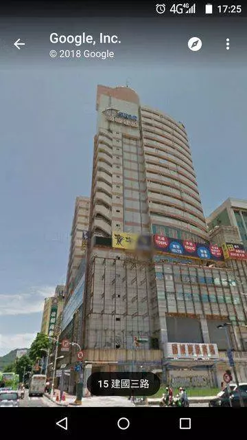 他好奇問掛「為何台灣縣市火車站前都會有一棟被燒過的大樓」網:不要問太多!