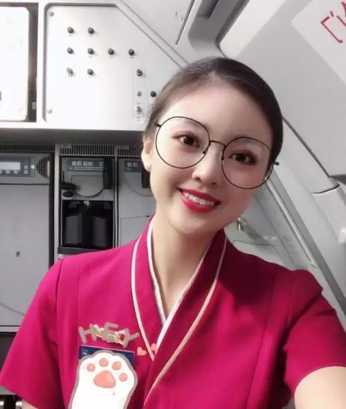 為什麼飛機中途落地後, 所有的旅客都要下飛機? 飛行員無意間說出大實話