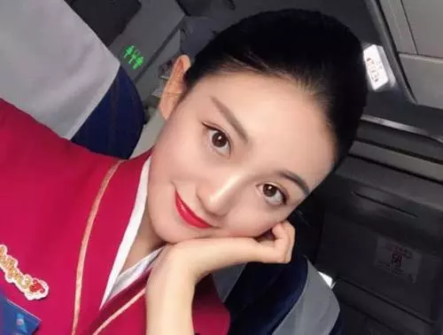 為什麼飛機中途落地後, 所有的旅客都要下飛機? 飛行員無意間說出大實話