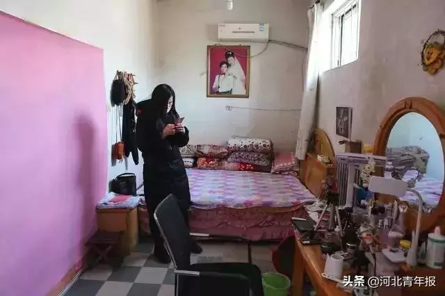 河北農村女子直播「易容術」,一人扮演整個娛樂圈,央視走紅月入六位數