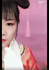 河北農村女子直播「易容術」,一人扮演整個娛樂圈,央視走紅月入六位數