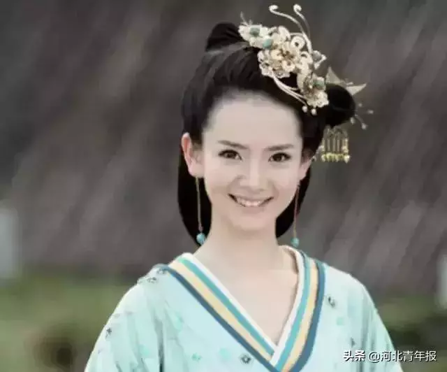 河北農村女子直播「易容術」,一人扮演整個娛樂圈,央視走紅月入六位數