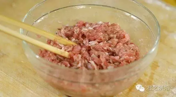 【酥皮肉卷】外酥內軟,咸鮮可口,趁熱吃吧