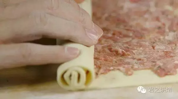 【酥皮肉卷】外酥內軟,咸鮮可口,趁熱吃吧
