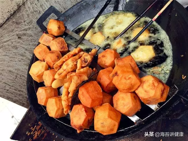 血管多半是「吃堵」的?醫生告誡:這4種食物,儘量少吃點