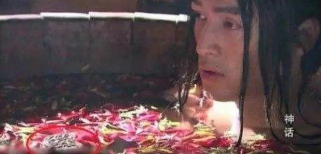 這些15個鏡頭穿幫得太容易被發現了吧!#15. 大清皇宮的自來水管
