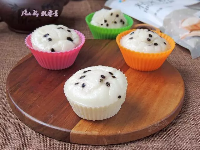 1碗麵粉1碗水,一攪一蒸就能成,鬆軟香甜,是小時候的味道