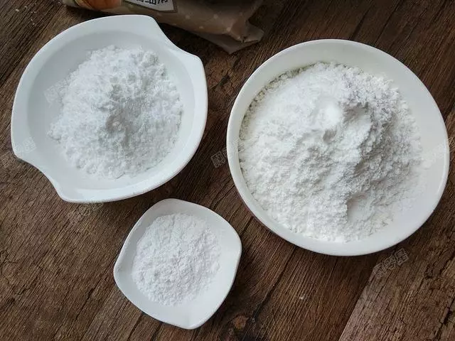 1碗麵粉1碗水,一攪一蒸就能成,鬆軟香甜,是小時候的味道