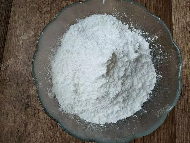 1碗麵粉1碗水,一攪一蒸就能成,鬆軟香甜,是小時候的味道