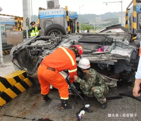 妻子回娘家,俺帶著情人出差,路上突遇車禍,醒來後,如遭雷擊