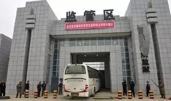 丈夫不幸入獄,每次探監妻子拔根頭髮,三年後出獄,發現妻子秘密