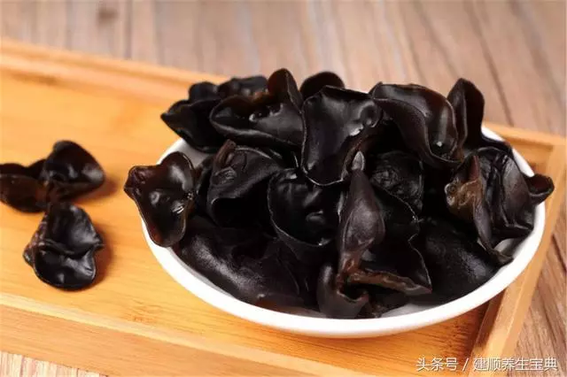 腦供血不足,這4個症狀常出現!記住3個細節,血液循環好