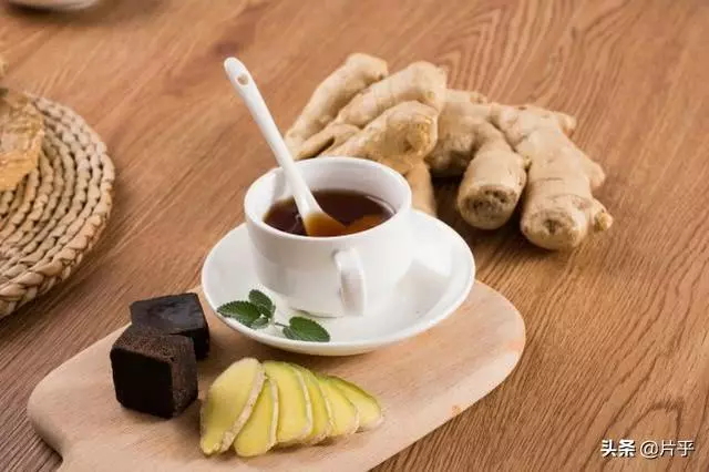 女性手腳發涼,多半是氣血不足!常喝這4種茶,活血益氣暖全身