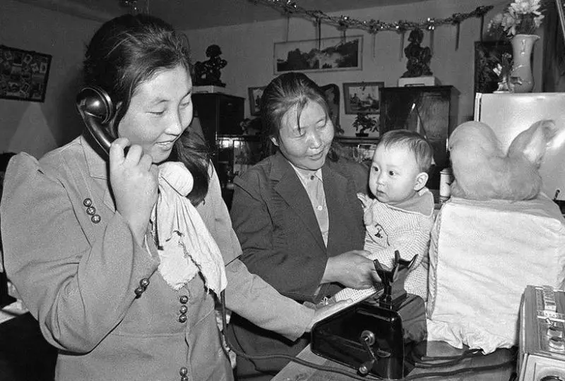 80年代土豪照「怎麼覺得有點眼熟」 14張幸福灑錢照證明:2018年真的過得好苦啊!