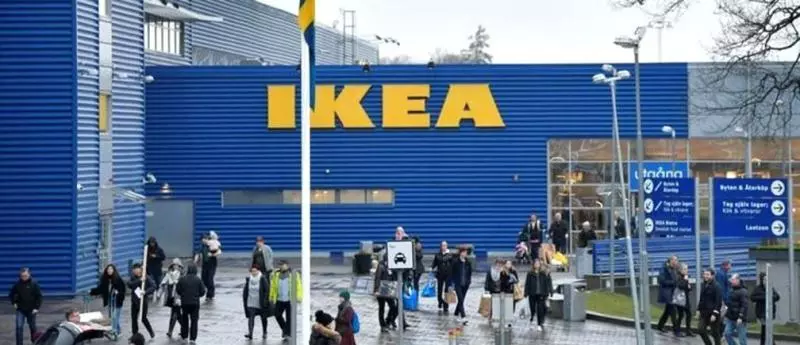 方向標的重要性!打烊時間到了卻「沒半個人走出IKEA」 孕婦差點在地毯生小孩!