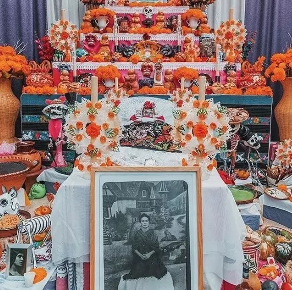 亡靈者回到人間是尊敬的 墨西哥「悼念離開的人」靈堂美到像裝置藝術!