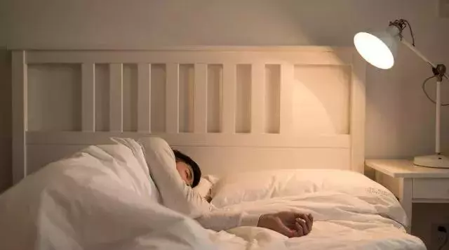 鬼壓床?奇怪的夢?為什麼睡覺?|關於睡眠的四個小秘密