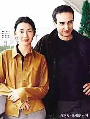 談了11次愛情,54歲依然沒有結婚無子,瘦成皮包骨搬到平民區!
