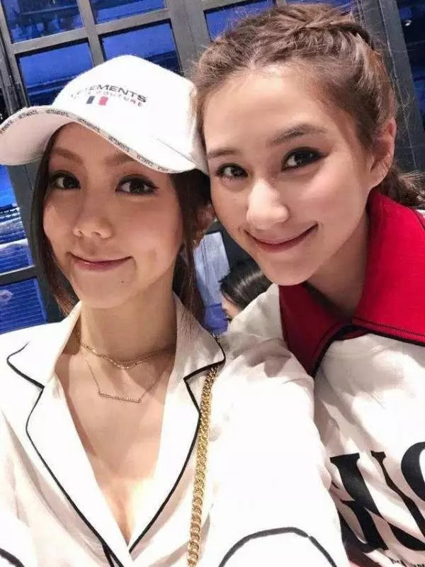 賭王千金曬鄧紫棋到家中做客照,意外曝光豪宅,網友:太壕了吧