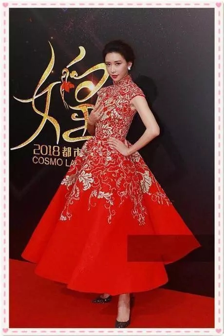 當迪麗熱巴和林志玲同秀美背,才知道健康美和病態美的差距有多大!