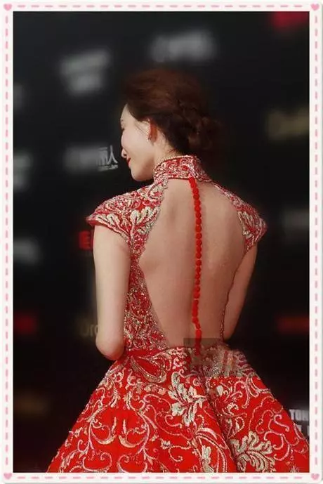當迪麗熱巴和林志玲同秀美背,才知道健康美和病態美的差距有多大!