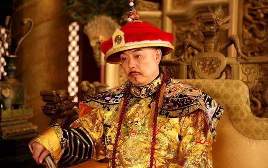 乾隆上聯出5個字,一考生對不上掉頭就走,乾隆大笑:別走,狀元是你的了