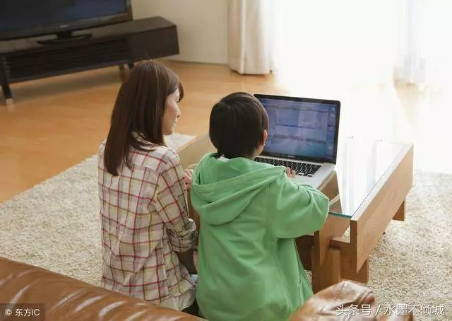 兩兒子不養母親,女兒準備辭職回鄉照顧母親,老闆給她一套房