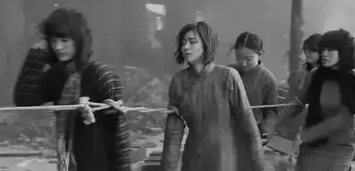日本人在二戰期間開發了一種「道德淪喪」的武器,把武器「注射入女人的身體」裡,在讓女人們去跟敵人…!!!