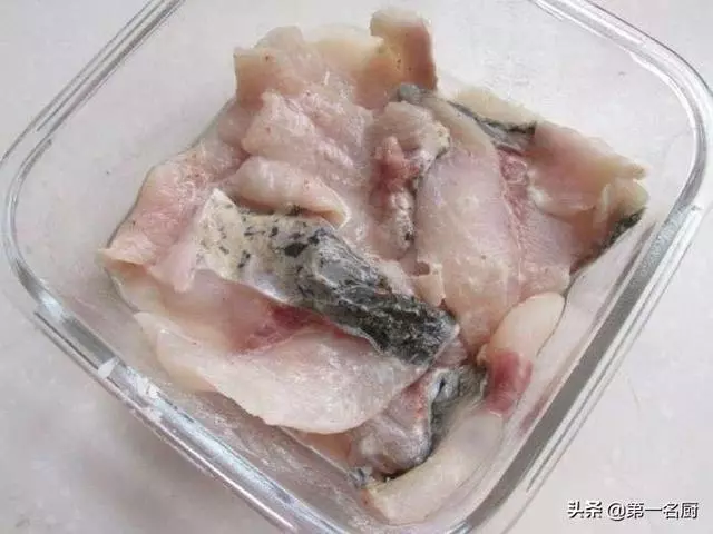 這才是水煮魚地道的做法,魚肉鮮嫩,香辣過癮,下酒又下飯