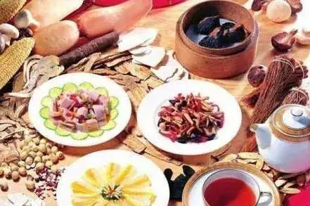 為什麼會腳後跟疼?中醫四大驗方讓你告別足跟痛!