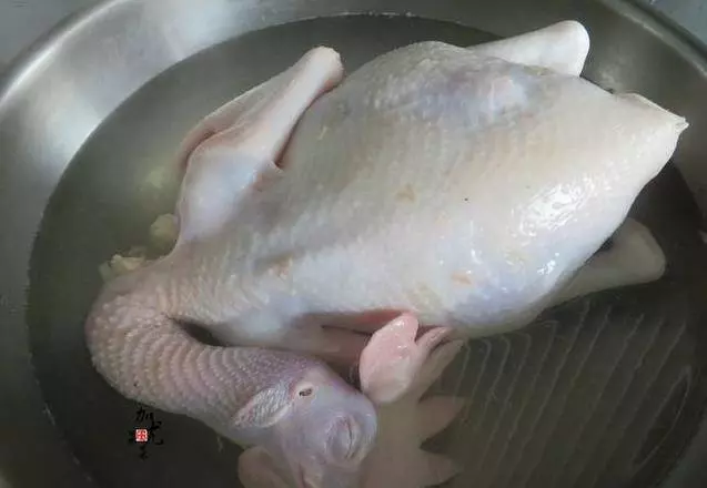 老媽做了幾十年白切雞,煮雞和蘸料都有訣竅,毫無保留的分享給大家