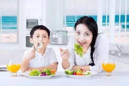 在這3件事上,媽媽參與得越少,孩子將來越有大出息