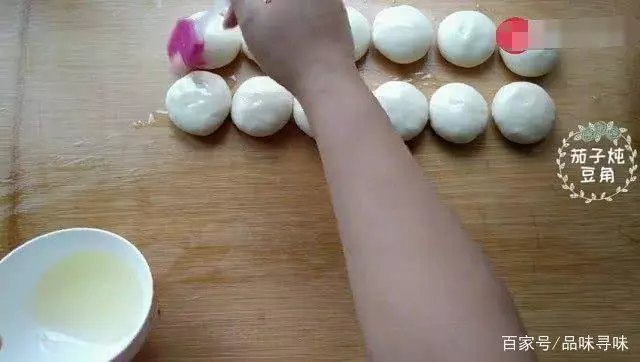 韭菜盒子的新做法,不發麵不餳麵,開水一燙,皮薄如紙卻不破皮不露餡!!