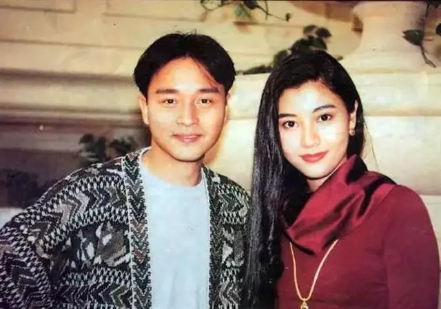 「分發線」選對了,既顯臉小又提升顏值!看看你到底是什麼樣的「臉型」,就選擇什麼樣的分發線!