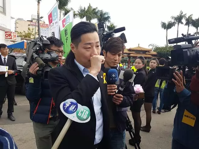 228抗暴戰士黃金島告別式陳建仁頒褒揚令馬英九遭抗議