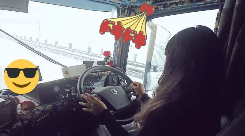 超正「天使級卡車女司機」上路爆紅!開10輪貨卡帥翻,一轉正面「水蛇腰+天使臉孔」全網戀愛 !