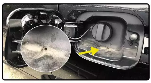 車上這7個洞要多檢查,不然一下雨你車就遭殃